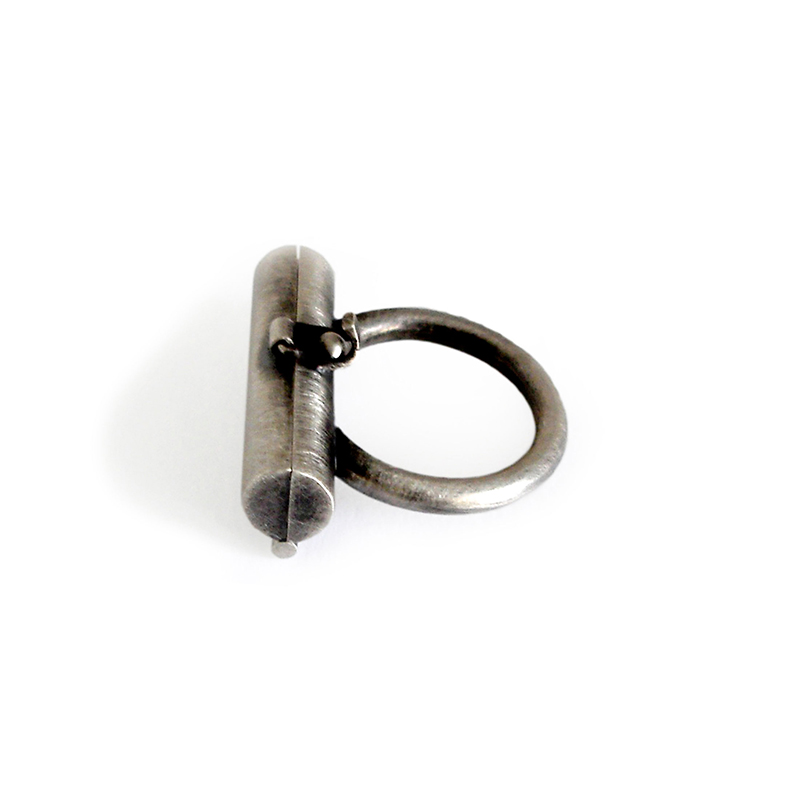 Peas in a Pod, Ring, sterling silver, 24ct gold, 2006